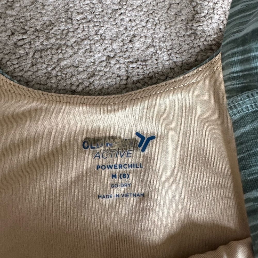 Girls Old Navy Power Chill green sports bra YM 8 nwot - Picture 2 of 2